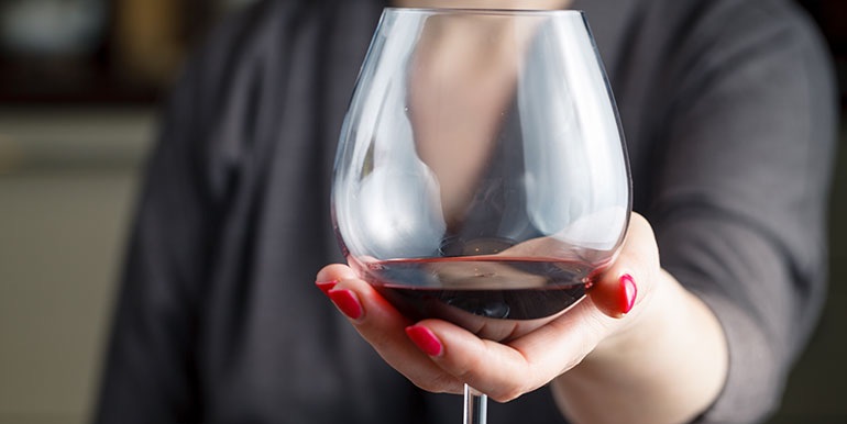 Low levels of alcohol consumption associated with small increased risk of breast cancer