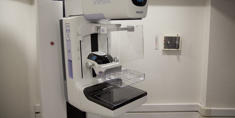 Screeningová mamografie má u žen mladších 40 let nízkou výpovědní hodnotu